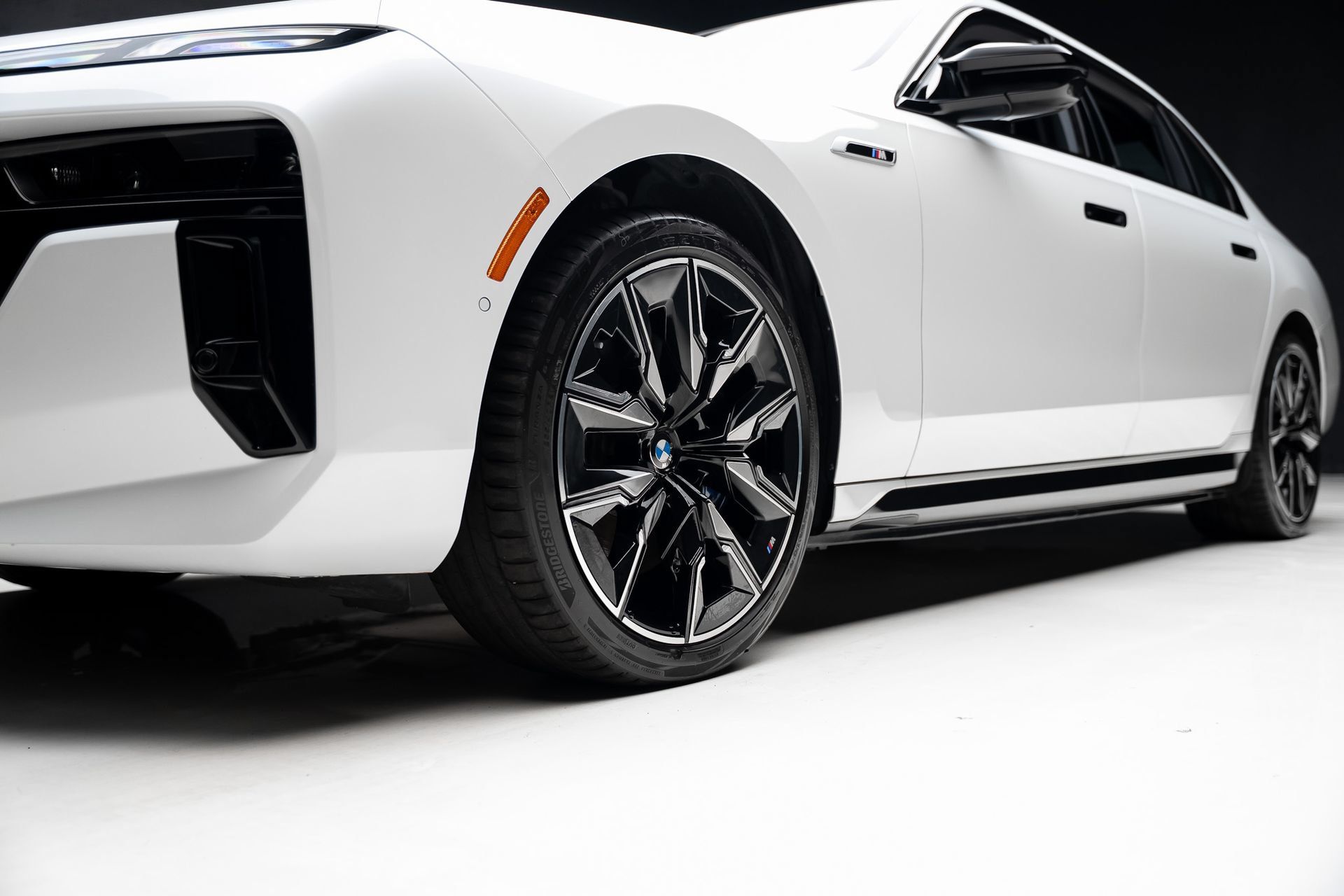 Used 2024 BMW i7 M70 AWD/4WD image 77