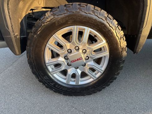 Used 2024 GMC Sierra 3500 SLT w/ SLT Premium Package image 5