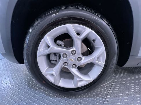 Used 2024 Chevrolet Trax LS w/ LS Convenience Package FWD image 10