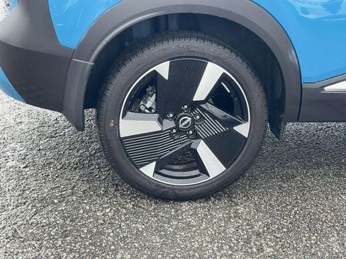 New 2025 Nissan Kicks SR image 7