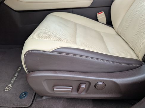 Used 2017 Lexus RX 450h AWD image 9