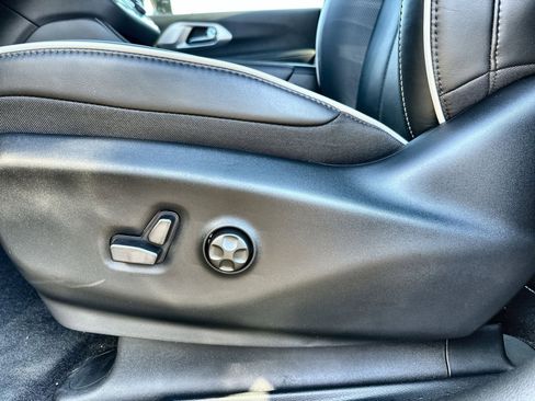 New 2026 Chrysler Pacifica Limited w/ S Appearance Package image 14