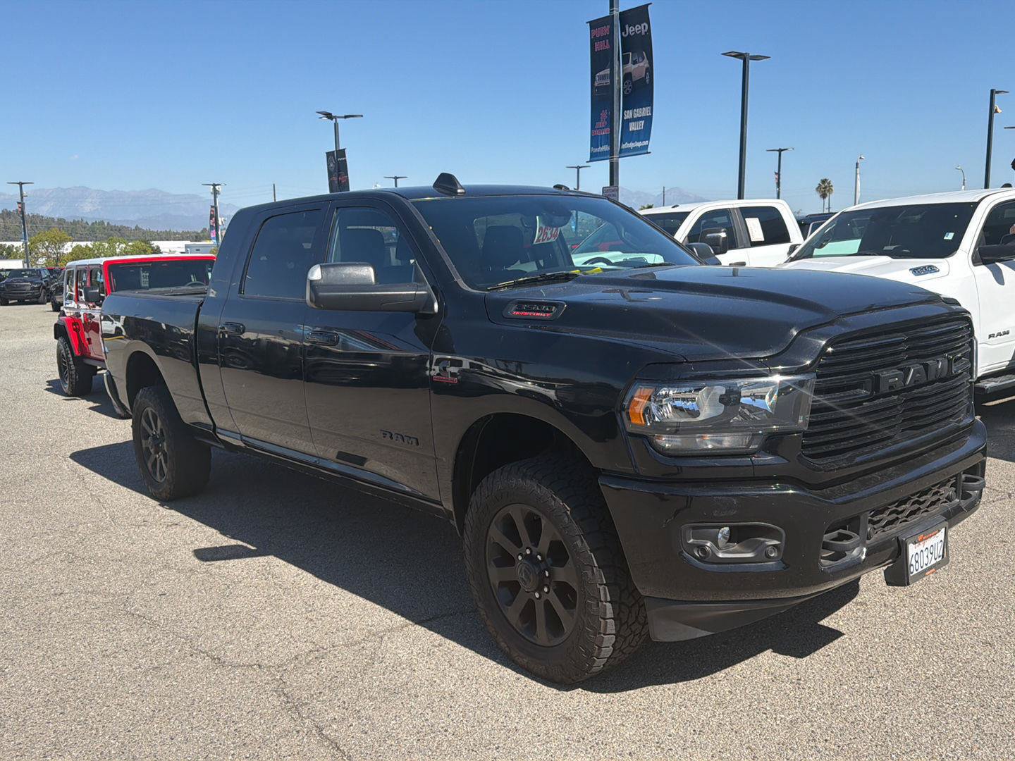 Used 2019 RAM 3500 Big Horn w/ Black Appearance Package AWD/4WD image 3