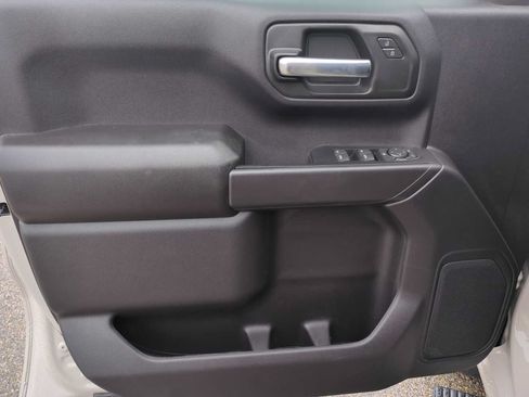Used 2026 Chevrolet Silverado 1500 Custom Trail Boss w/ LPO, Dark Essentials Package AWD/4WD image 21