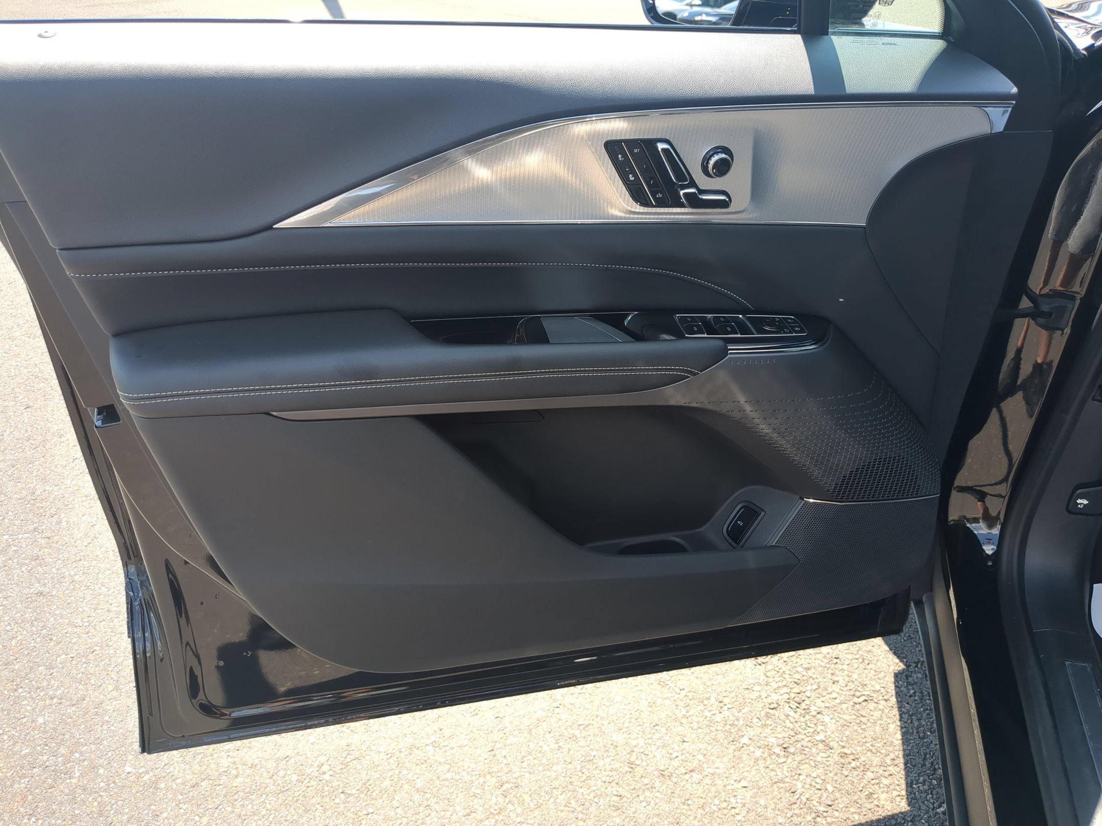 Certified 2024 Cadillac Lyriq Tech AWD/4WD image 20