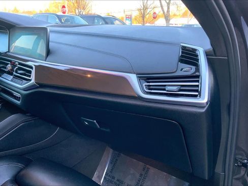 Used 2022 BMW X6 xDrive40i w/ Climate Comfort Package image 19