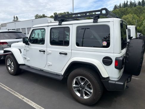 Used 2023 Jeep Wrangler Unlimited Sahara w/ Cold Weather Group AWD/4WD image 4