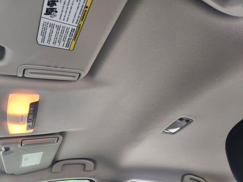 Used 2025 Nissan Versa SV image 19