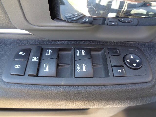 Used 2022 RAM 1500 Classic SLT w/ Electronics Group AWD/4WD image 12