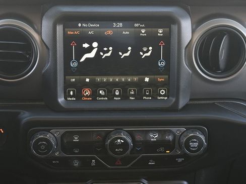 Used 2022 Jeep Wrangler Unlimited Sport image 18