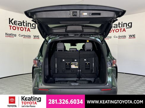 New 2026 Toyota Sienna XLE Woodland Edition AWD/4WD image 11