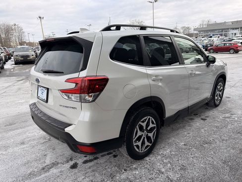 Certified 2023 Subaru Forester Premium image 5