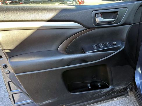Used 2019 Toyota Highlander XLE image 15