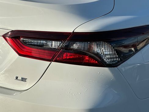 Used 2021 Toyota Camry LE image 34