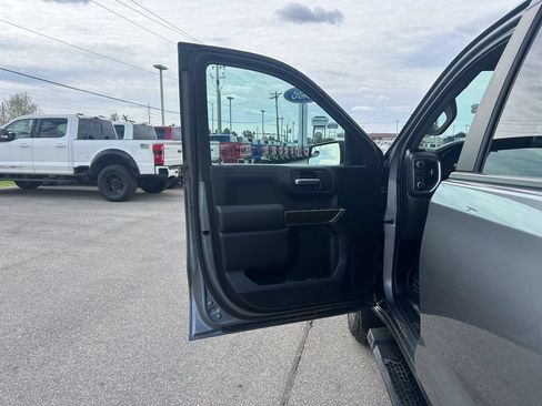 Used 2022 Chevrolet Silverado 1500 LT Trail Boss w/ LPO, Dark Essentials Package AWD/4WD image 11