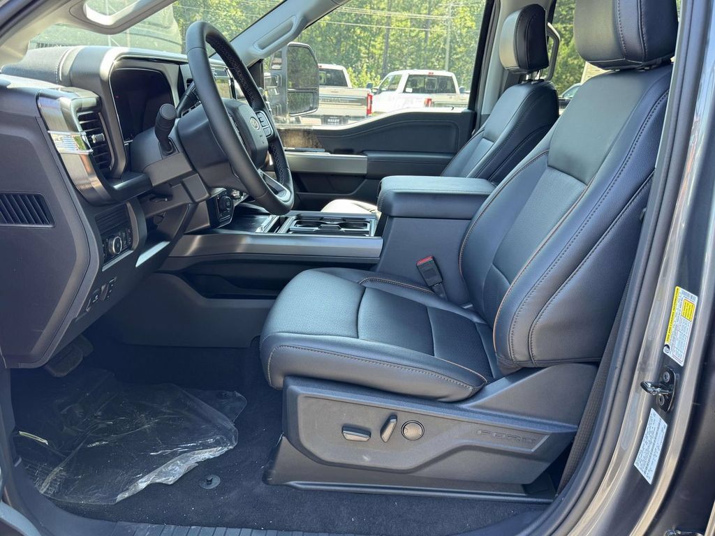 Used 2026 Ford F350 Lariat w/ Black Appearance Package AWD/4WD image 20