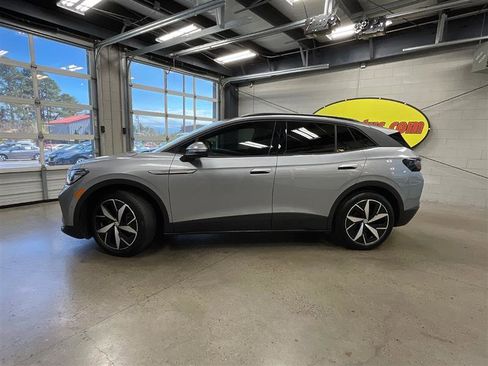 Used 2024 Volkswagen ID.4 Pro S image 2