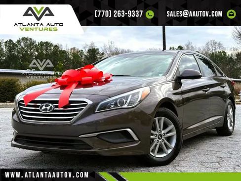 Used 2016 Hyundai Sonata SE image 1