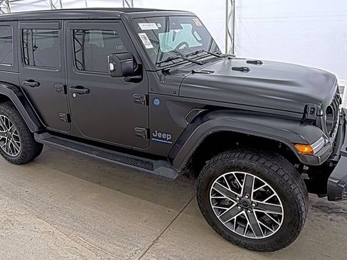 Used 2024 Jeep Wrangler High Altitude AWD/4WD image 3