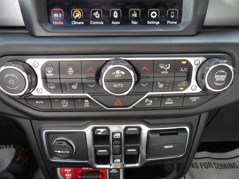 Used 2020 Jeep Gladiator Mojave AWD/4WD image 29