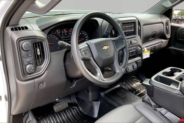 Used 2024 Chevrolet Silverado 1500 W/T w/ Trailering Package AWD/4WD image 12