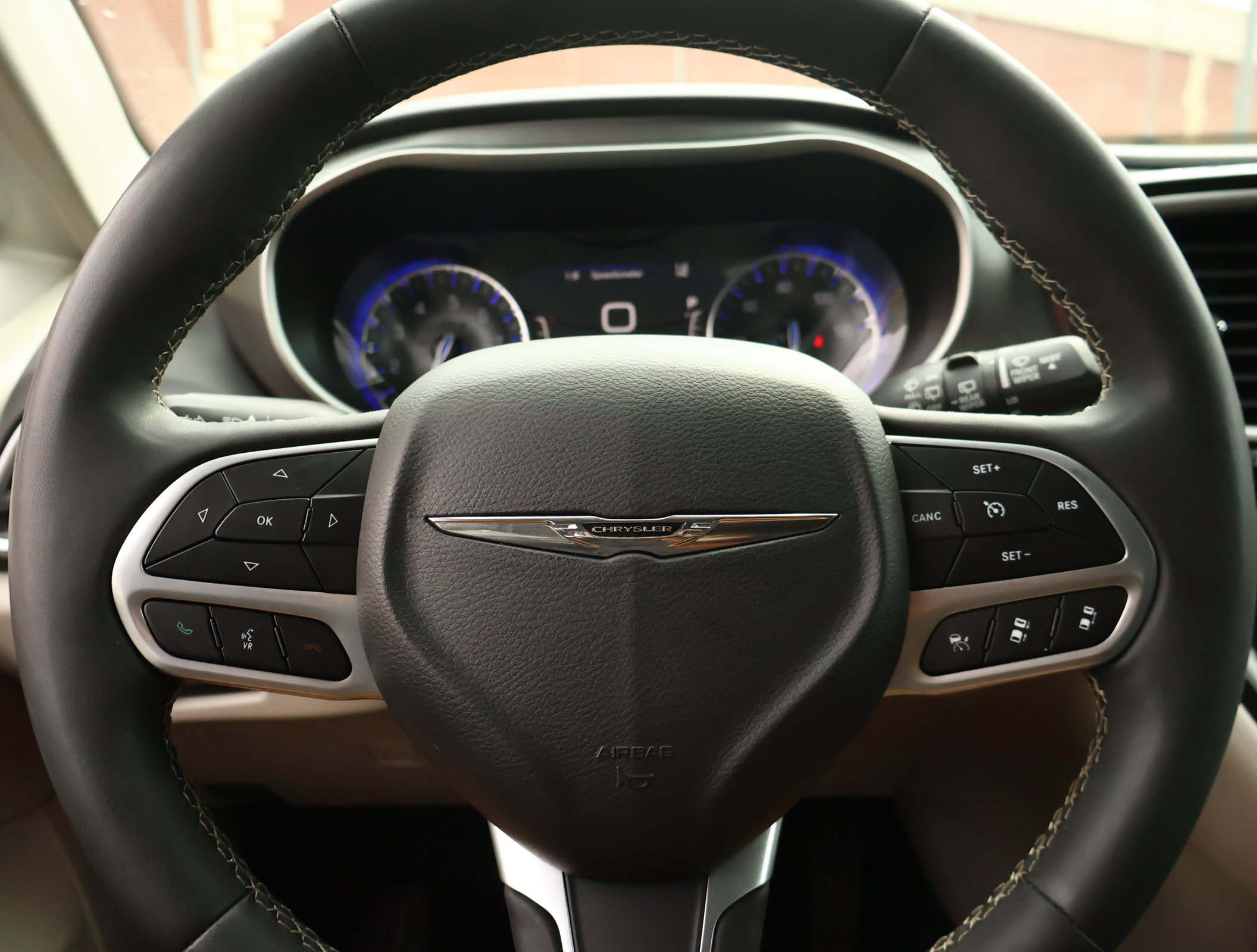 Used 2024 Chrysler Pacifica Touring-L FWD image 14