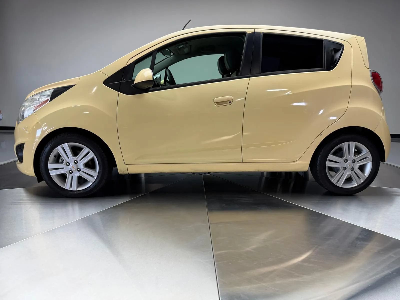 Used 2014 Chevrolet Spark LS FWD image 4
