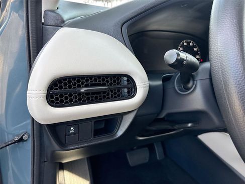 Certified 2023 Honda HR-V LX image 11