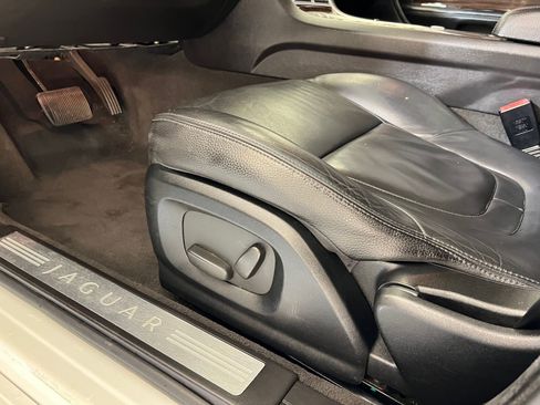 Used 2013 Jaguar XF 3.0 image 13