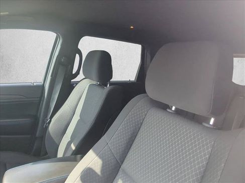 Used 2018 Jeep Grand Cherokee Laredo AWD/4WD image 16