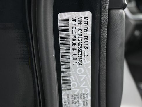 Used 2025 Jeep Grand Cherokee Laredo image 17