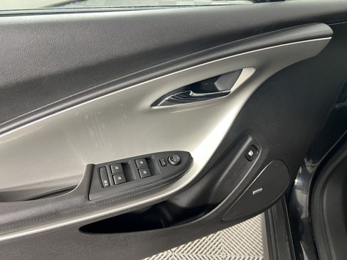 Used 2015 Chevrolet Volt Premium w/ Premium Trim Package FWD image 16