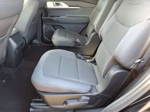 New 2026 Ford Explorer Active AWD/4WD image 13