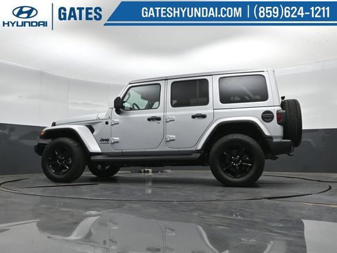Used 2022 Jeep Wrangler Unlimited Sahara AWD/4WD image 42