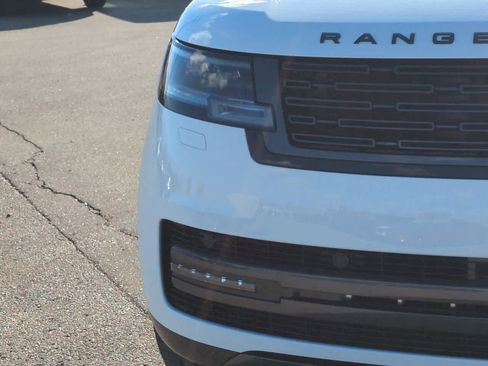 New 2025 Land Rover Range Rover SE image 10