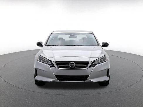 Used 2026 Nissan Altima 2.5 SV FWD image 2