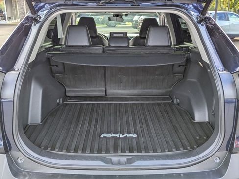 Used 2022 Toyota RAV4 XLE Premium image 30