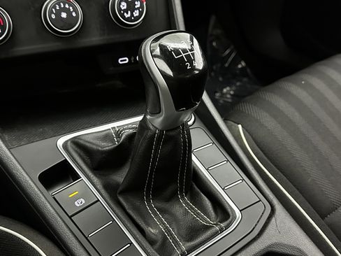 Used 2023 Volkswagen Jetta Sport image 16