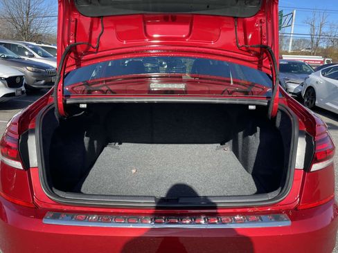 Used 2022 Volkswagen Passat 2.0T SE image 8