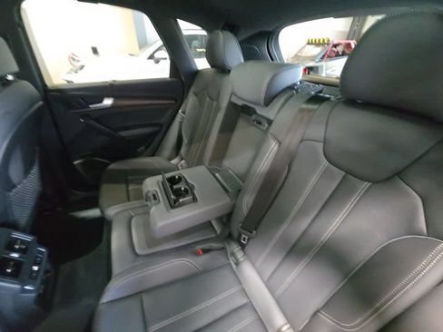 Used 2024 Audi Q5 e Premium Plus AWD/4WD image 29