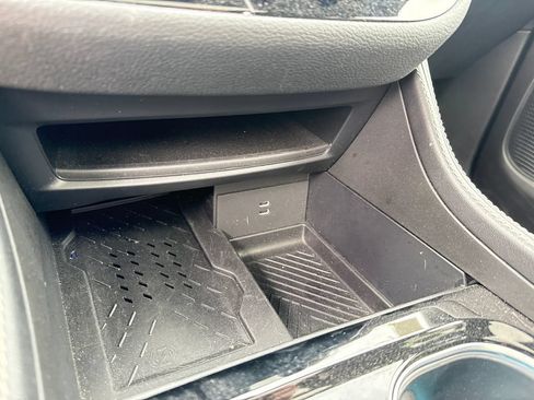 Used 2026 Chrysler Pacifica Limited w/ S Appearance Package FWD image 23