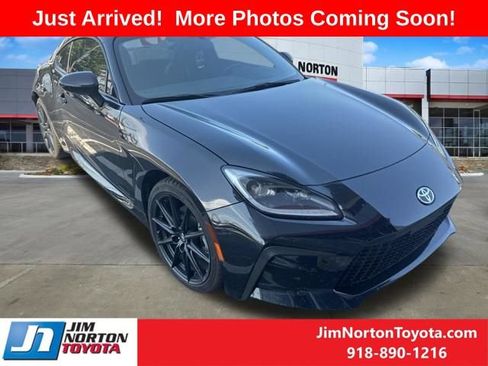 Used 2025 Toyota GR86 Premium w/ ALL Weather Mat Package (TMS) RWD image 1