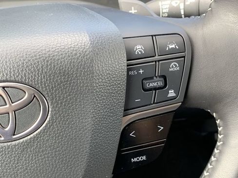 Used 2026 Toyota Camry SE FWD image 28