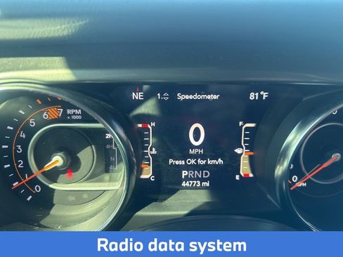 Used 2022 Jeep Wrangler Unlimited Sahara w/ LED Lighting Group AWD/4WD image 9