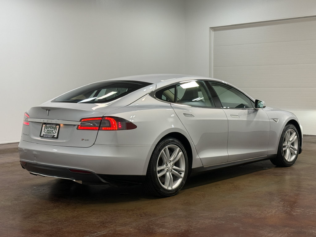 Used 2013 Tesla Model S Performance RWD image 23