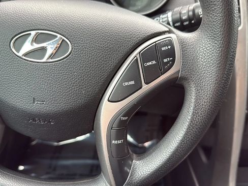 Used 2017 Hyundai Elantra GT FWD image 32