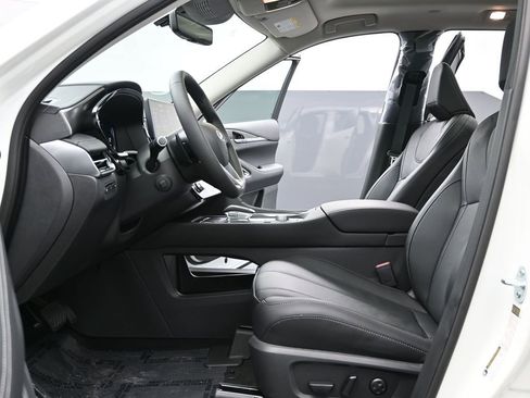 Used 2025 INFINITI QX60 Luxe w/ Cargo Package AWD/4WD image 18