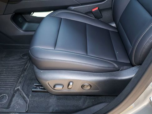 New 2026 GMC Acadia Elevation w/ Super Cruise Package AWD/4WD image 8