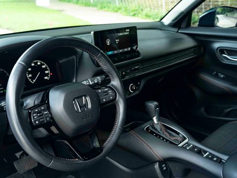 Used 2024 Honda HR-V Sport image 16