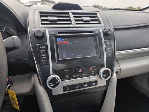 Used 2012 Toyota Camry LE FWD image 13